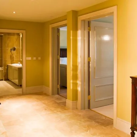 Knockranny House & 4*