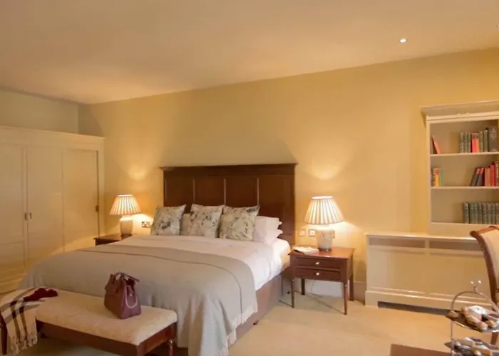 Отель Knockranny House & 4*